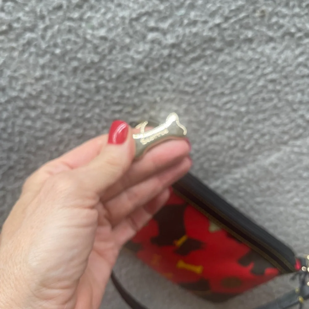 Dooney & Bourke Red Black Wristlet Scottie dogs COA - Picture 4 of 13